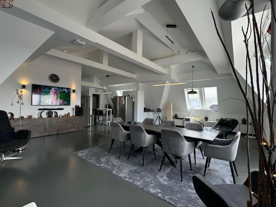 6 Zimmer Maisonette-Penthouse Pool Dachterrasse Luxus Мюнхен Екстериор снимка